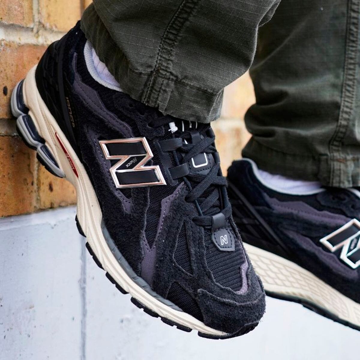 New Balance 1906D Protection Pack Black New Balance 1906D Blizz Sneakers 